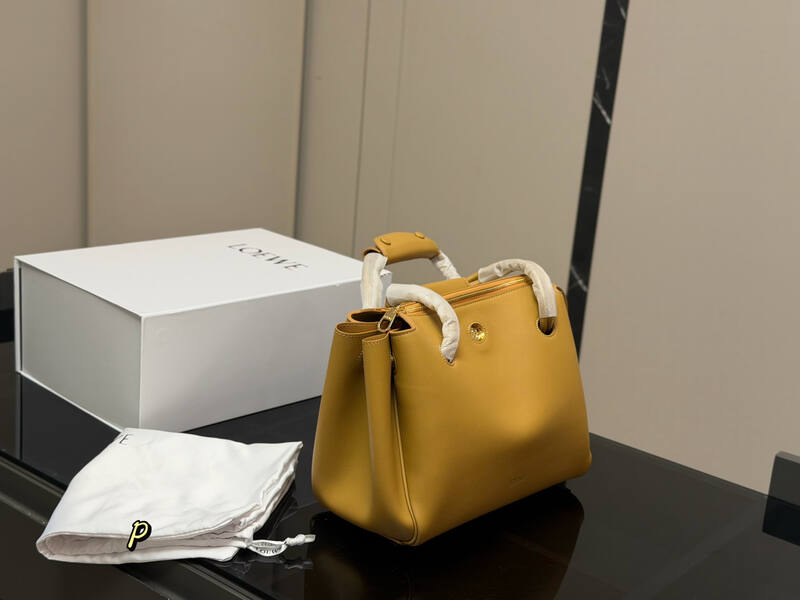 Loewe Black shoulder bag — Premium Replica