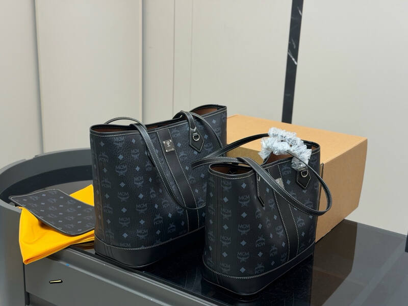 MCM Toni Visetos shoulder bag — Top Quality Replica