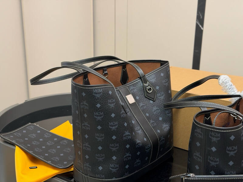 MCM Toni Visetos shoulder bag — Top Quality Replica