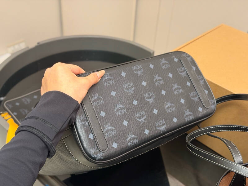 MCM Toni Visetos shoulder bag — Top Quality Replica