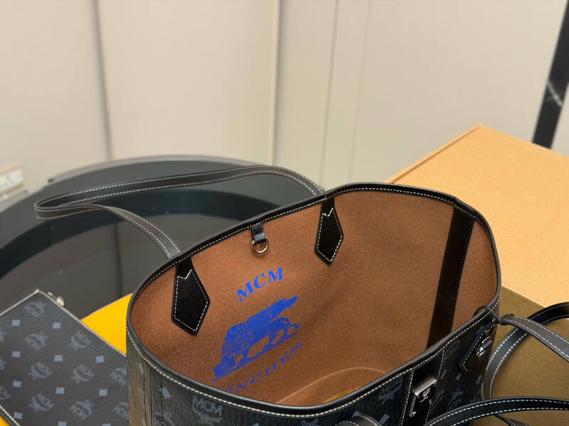 MCM Toni Visetos shoulder bag — Top Quality Replica