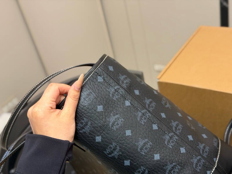 MCM Toni Visetos shoulder bag — Top Quality Replica