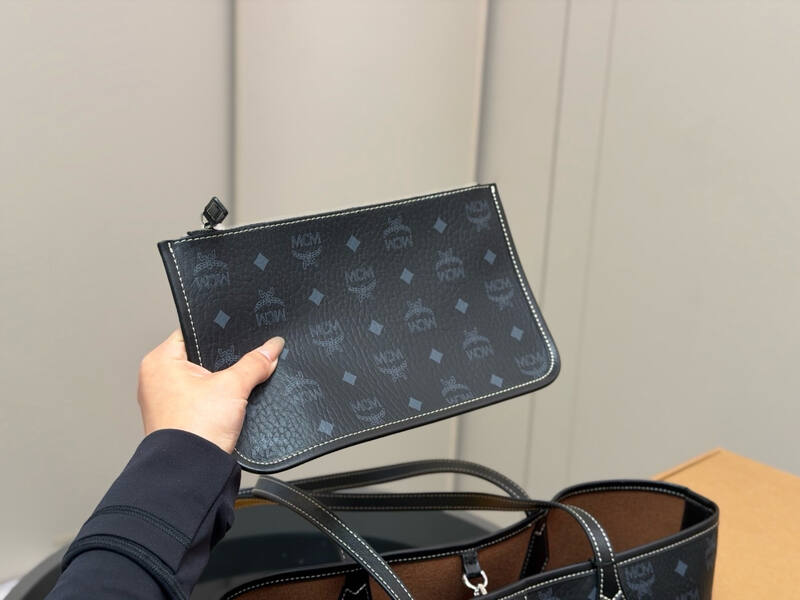 MCM Toni Visetos shoulder bag — Top Quality Replica