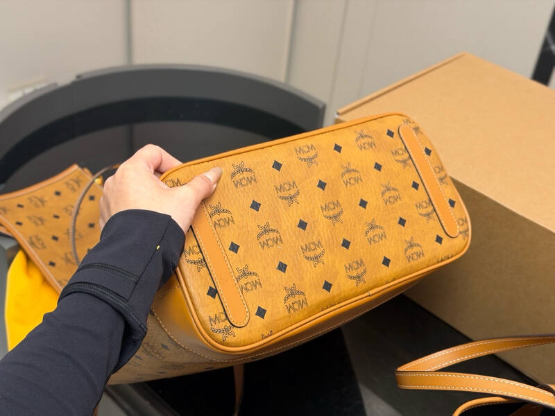 MCM Toni Visetos shoulder bag — Premium Replica