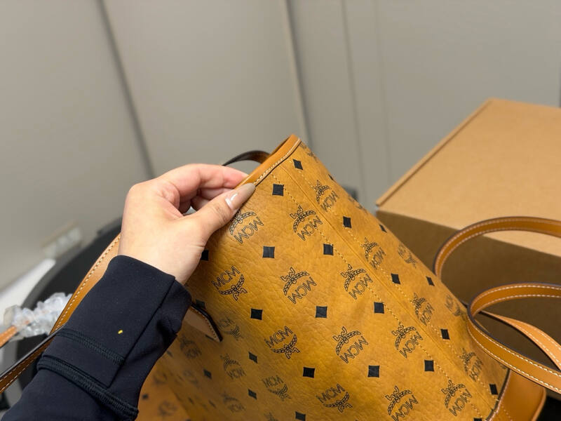MCM Toni Visetos shoulder bag — Premium Replica