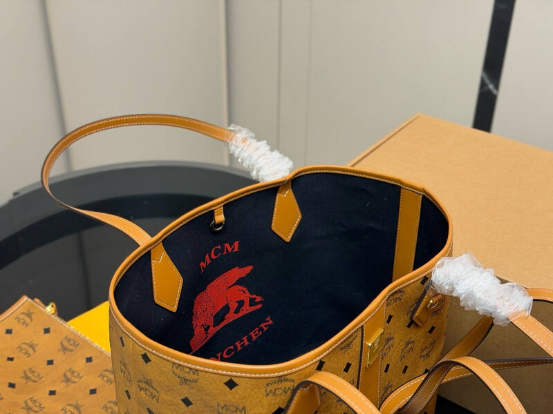 MCM Toni Visetos shoulder bag — Premium Replica