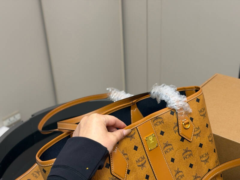 MCM Toni Visetos shoulder bag — Premium Replica