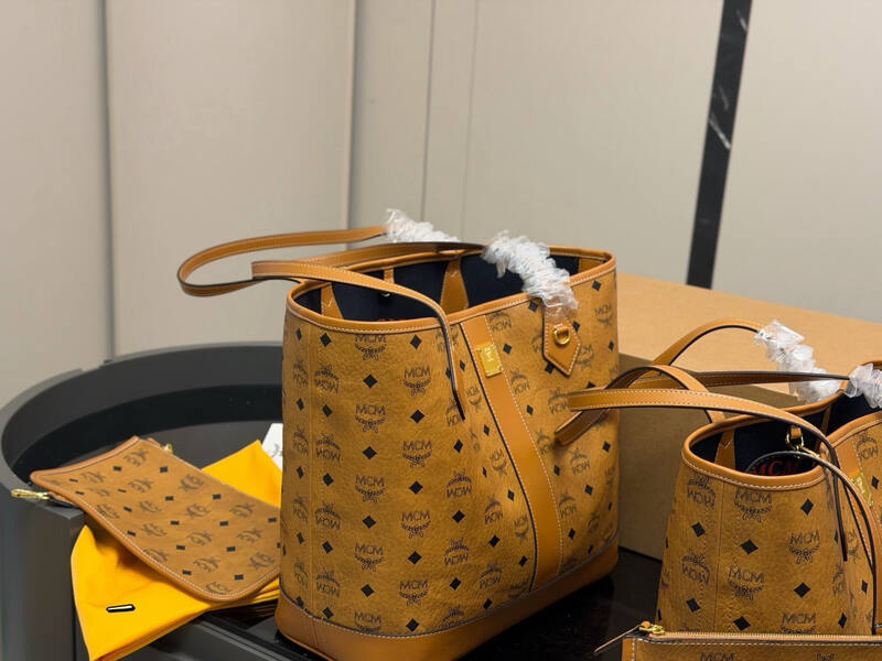 MCM Toni Visetos shoulder bag — Premium Replica