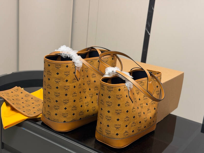 MCM Toni Visetos shoulder bag — Premium Replica
