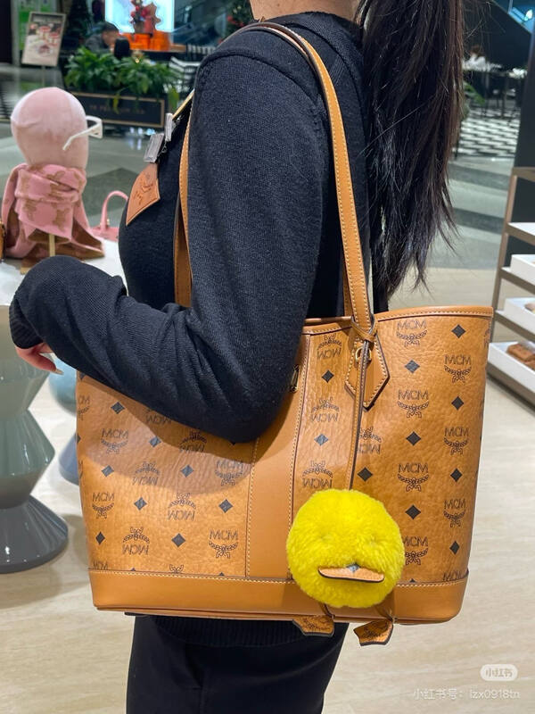 MCM Visetos 30x22x12cm shoulder bag — 1:1 Replica