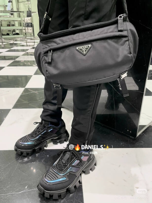 Prada Black shoulder bag — 1:1 Replica