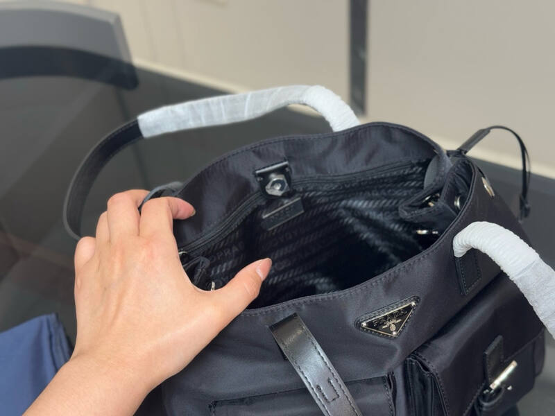 Prada Black shoulder bag — AAA Quality Replica