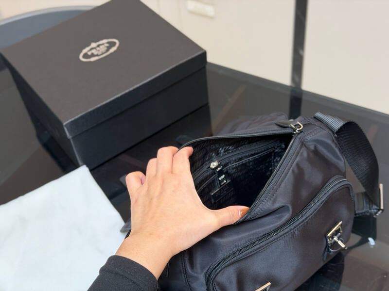Prada Black 25x18x10cm shoulder bag — 1:1 Replica