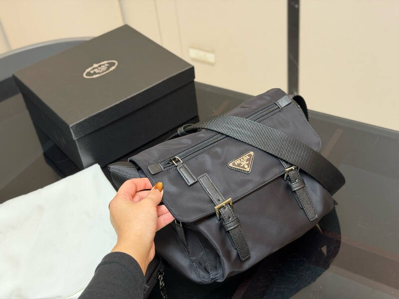 Prada Black 25x18x10cm shoulder bag — 1:1 Replica