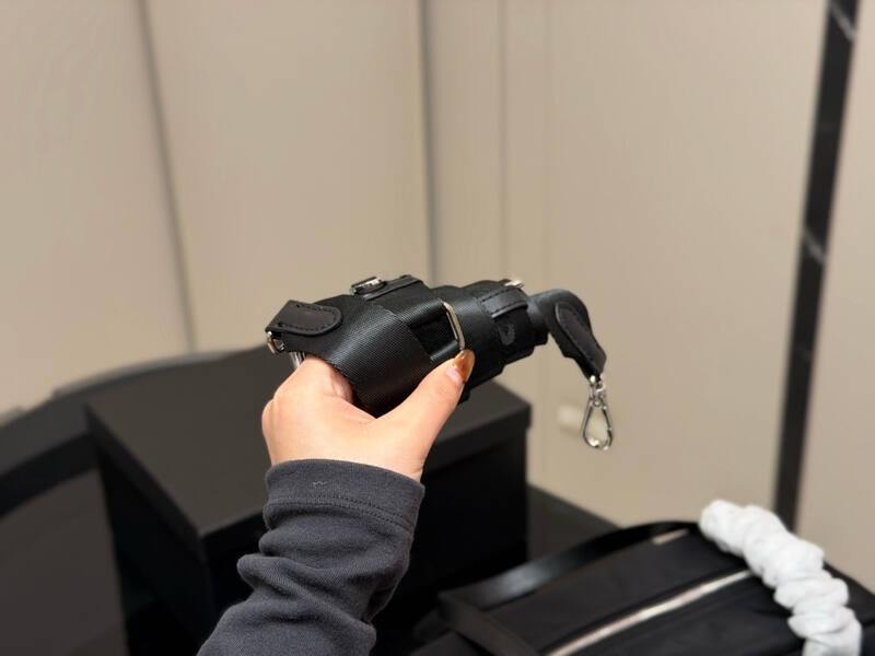 Prada Black shoulder bag — AAA Quality Replica