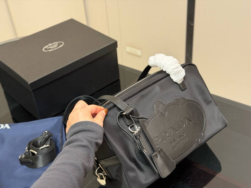 Prada Black shoulder bag — AAA Quality Replica