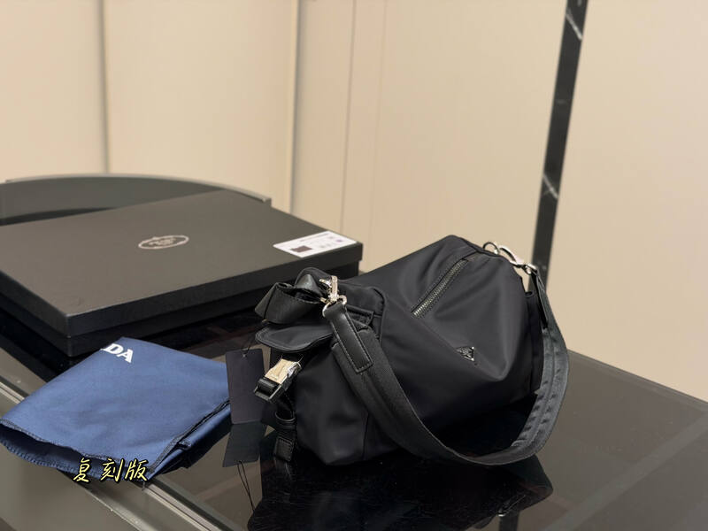 Prada Black shoulder bag — 1:1 Replica