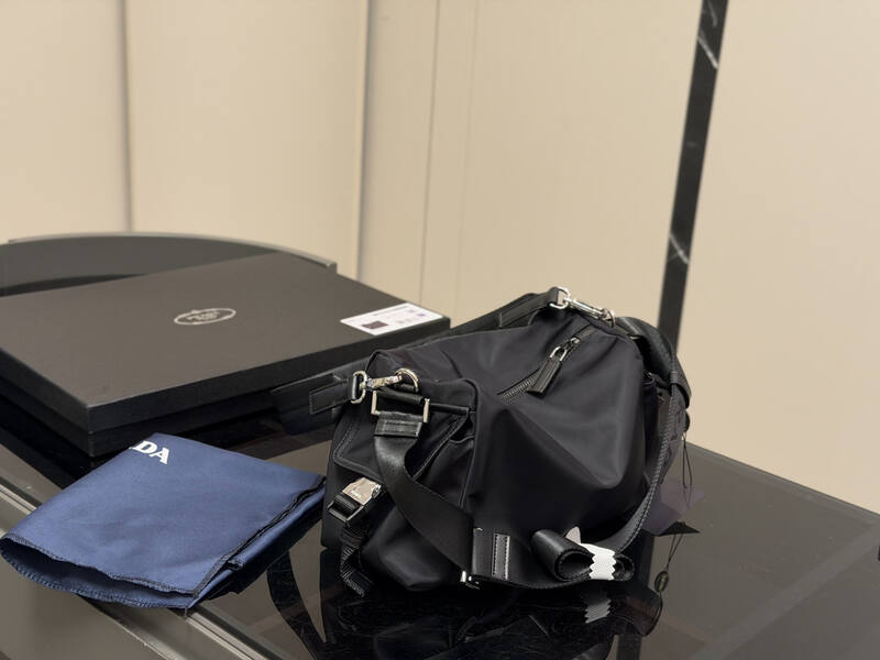 Prada Black shoulder bag — 1:1 Replica