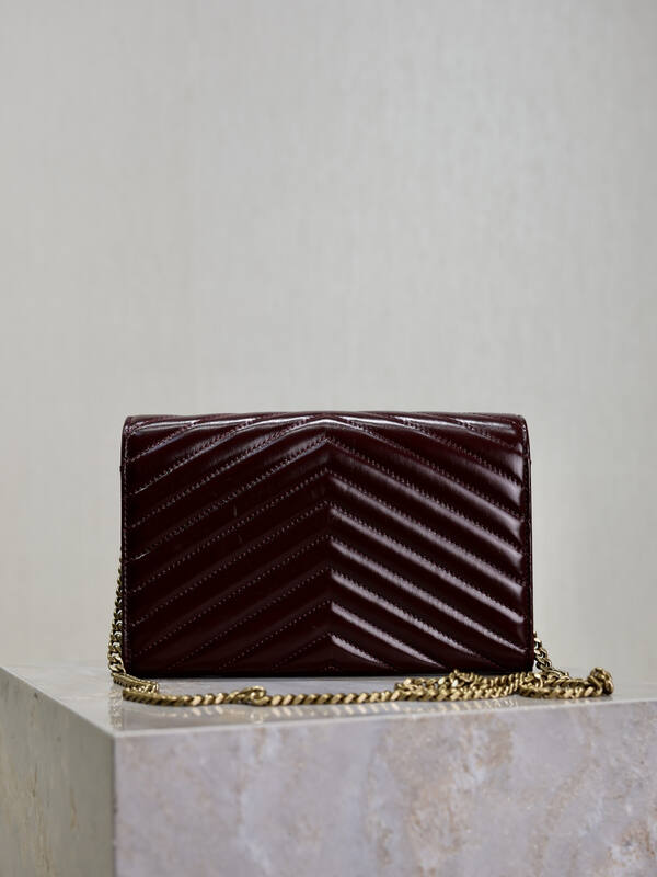 Saint Laurent Red everyday — 1:1 Replica