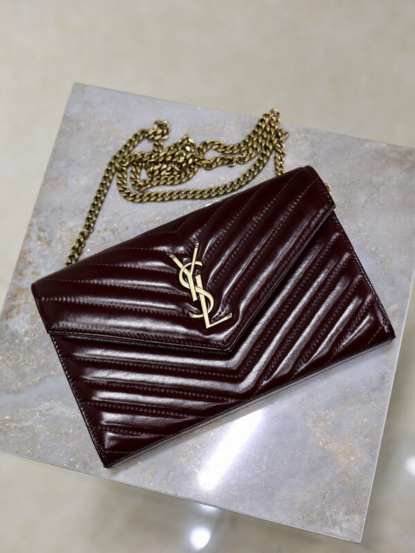 Saint Laurent Red everyday — 1:1 Replica