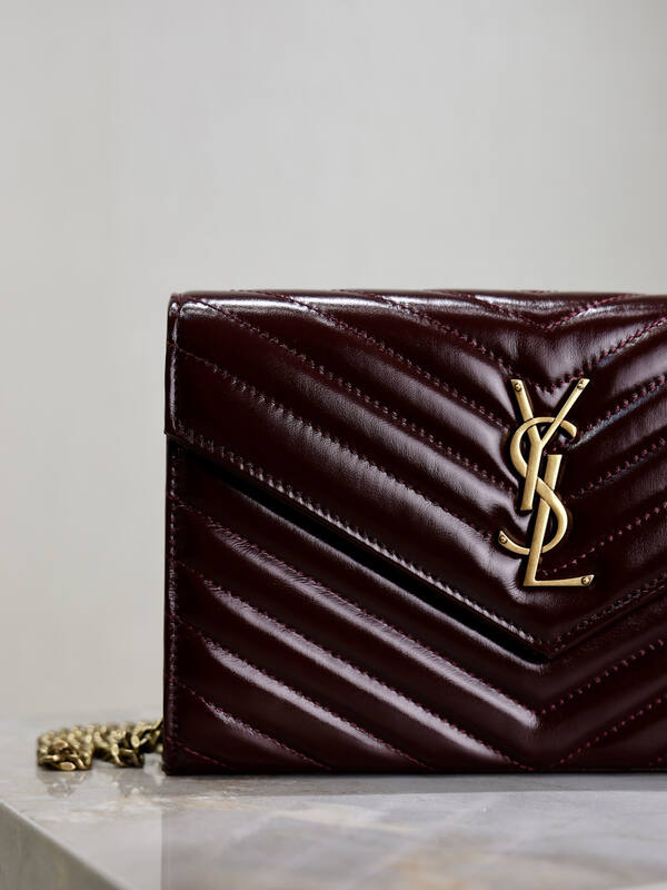 Saint Laurent Red everyday — 1:1 Replica