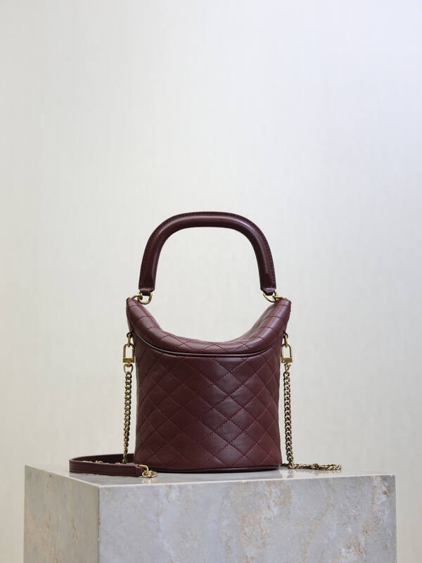 Saint Laurent Red everyday — Top Quality Replica