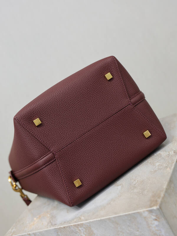 Saint Laurent Red everyday — 1:1 Replica