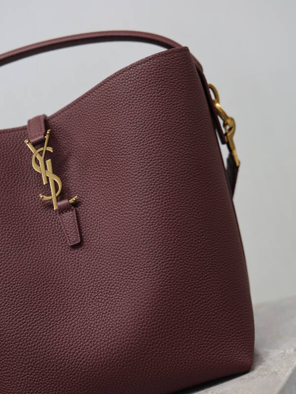 Saint Laurent Red everyday — 1:1 Replica