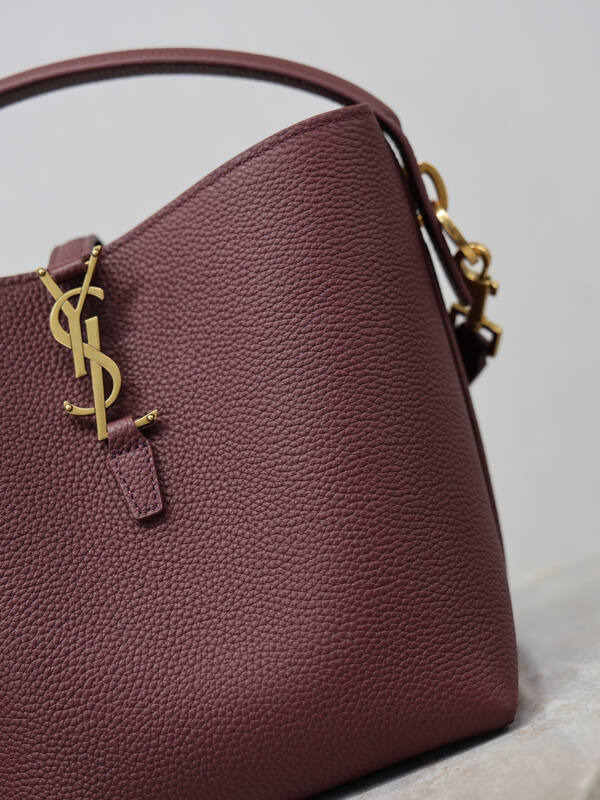 Saint Laurent Red everyday — 1:1 Replica