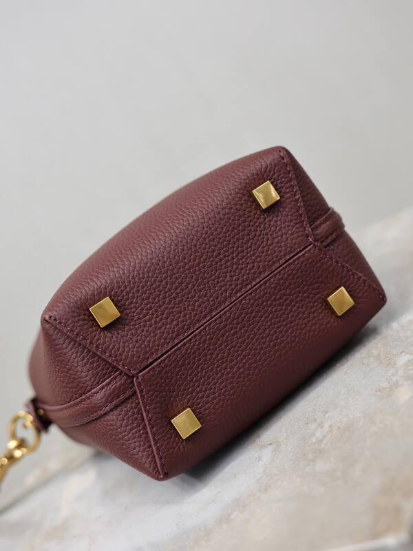 Saint Laurent Red everyday — Premium Replica