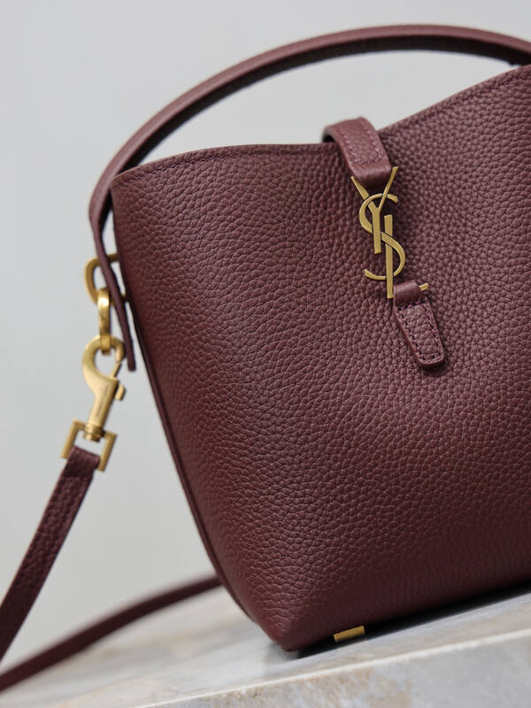 Saint Laurent Red everyday — Premium Replica