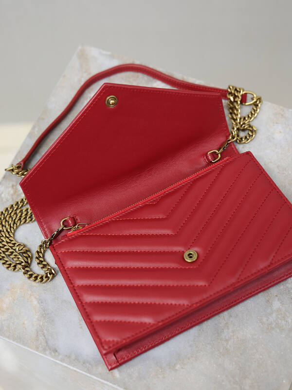 Saint Laurent Red everyday — Top Quality Replica