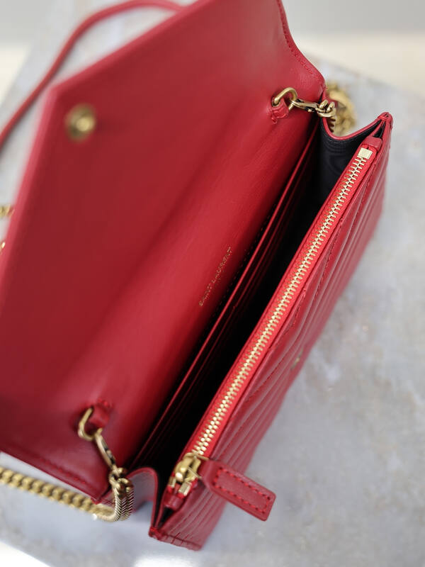 Saint Laurent Red everyday — Top Quality Replica
