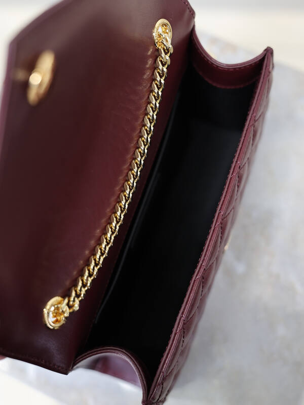 Saint Laurent Gold everyday — Top Quality Replica