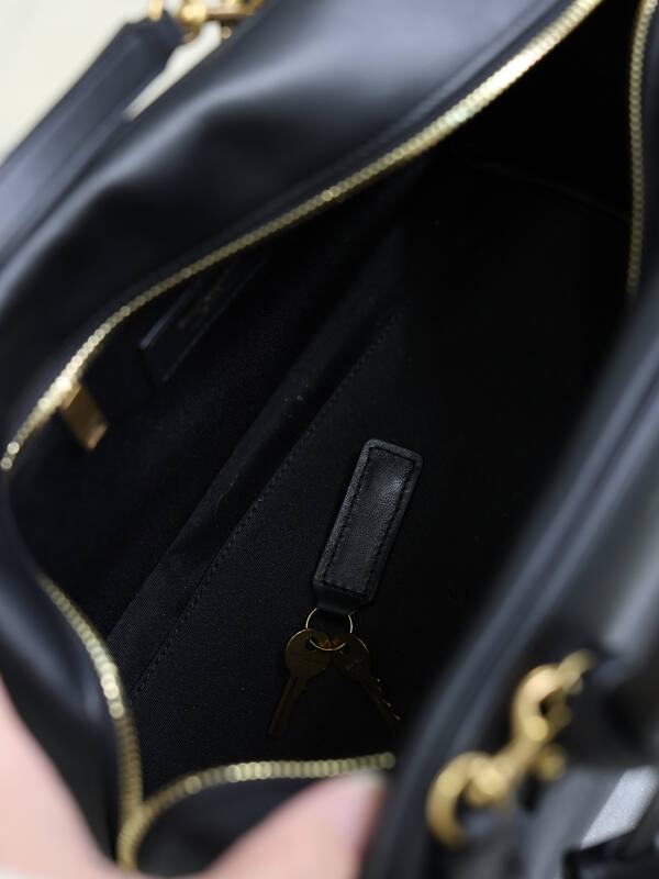 Saint Laurent Black everyday — Top Quality Replica