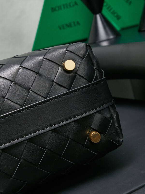 Bottega Veneta Black shoulder bag — 1:1 Replica