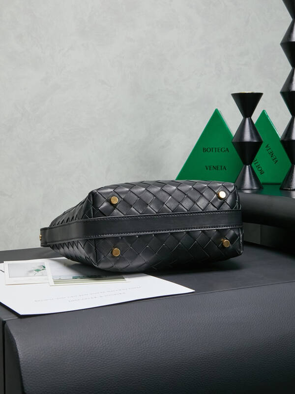 Bottega Veneta Black shoulder bag — 1:1 Replica