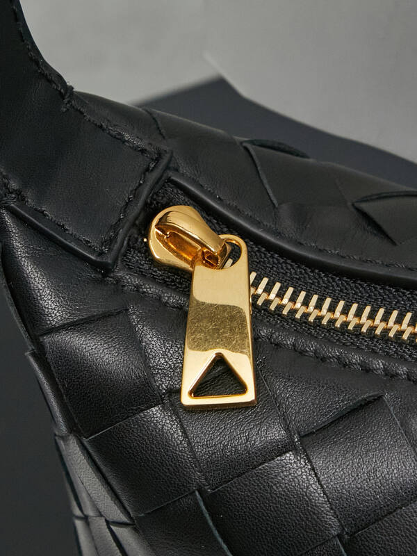 Bottega Veneta Black shoulder bag — 1:1 Replica
