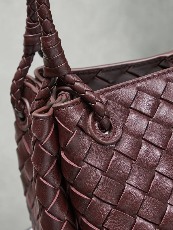 Bottega Veneta Brown 25x18x10cm shoulder bag — AAA Quality Replica