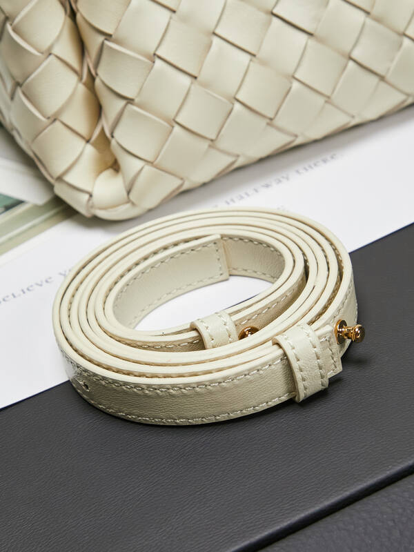 Bottega Veneta White 25x18x10cm shoulder bag — Premium Replica