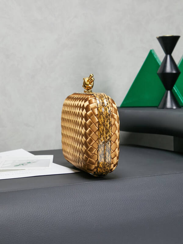 Bottega Veneta Gold shoulder bag — AAA Quality Replica