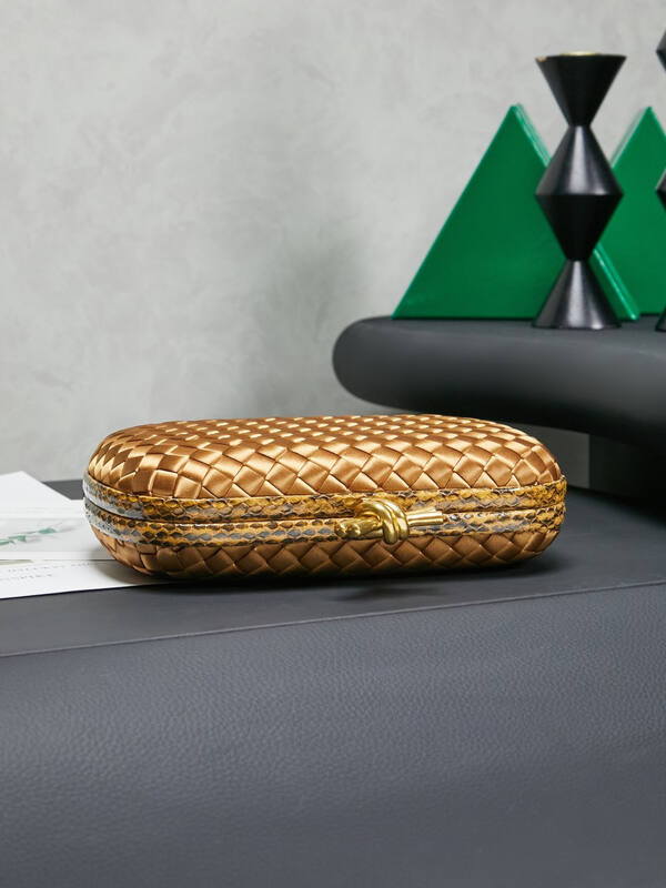 Bottega Veneta Gold shoulder bag — AAA Quality Replica