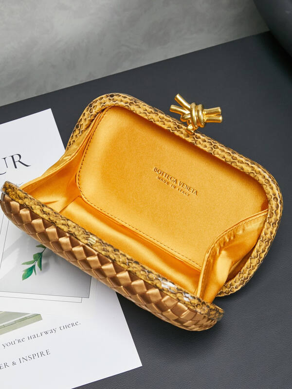 Bottega Veneta Gold shoulder bag — AAA Quality Replica