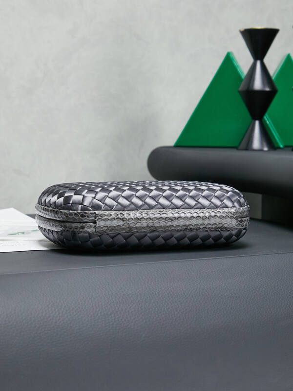 Bottega Veneta Knot Clutch Metallic dark gray Intrecciato woven satin with snakeskin trim clutch — Premium Replica
