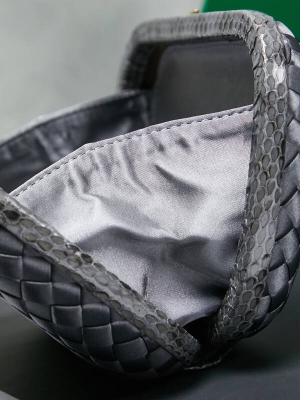 Bottega Veneta Knot Clutch Metallic dark gray Intrecciato woven satin with snakeskin trim clutch — Premium Replica