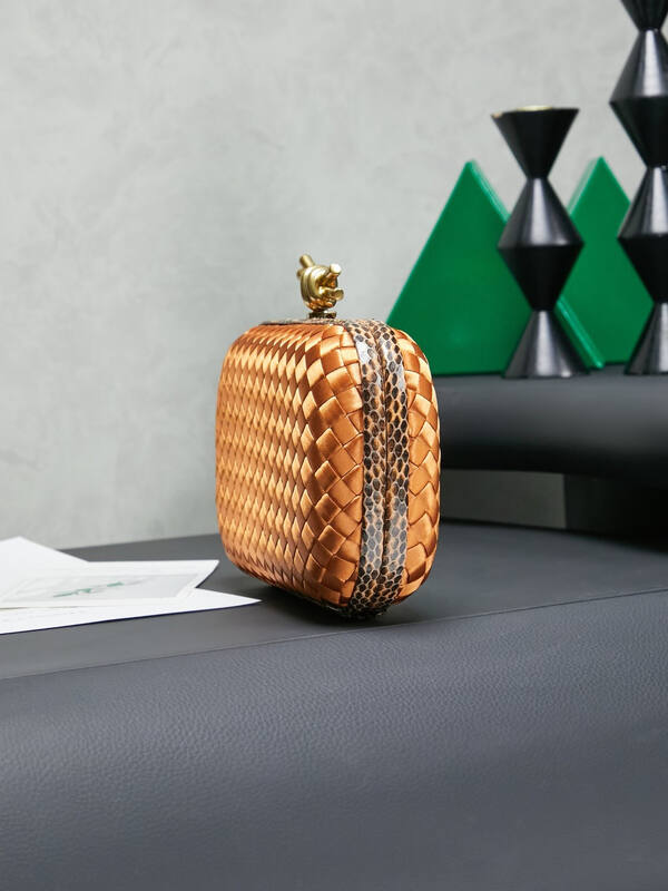 Bottega Veneta shoulder bag — AAA Quality Replica
