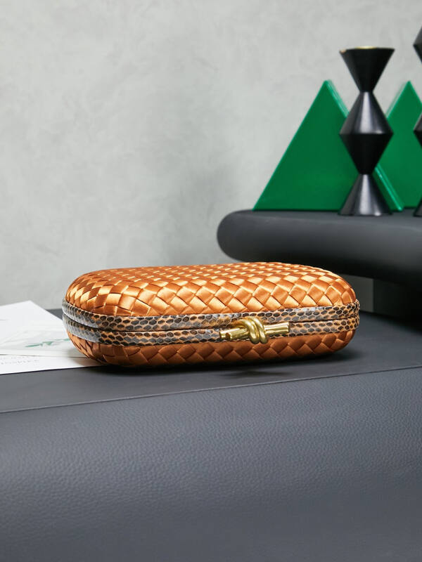 Bottega Veneta shoulder bag — AAA Quality Replica