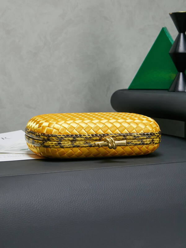 Bottega Veneta shoulder bag — Top Quality Replica