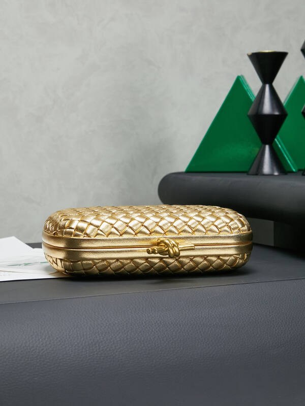 Bottega Veneta Knot Metallic Gold Intrecciato Leather evening bag — AAA Quality Replica