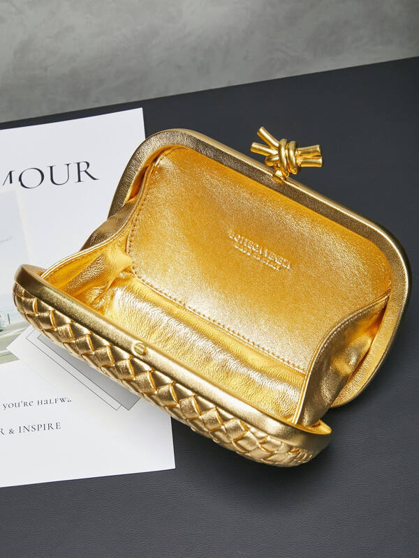Bottega Veneta Knot Metallic Gold Intrecciato Leather evening bag — AAA Quality Replica